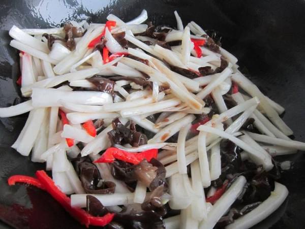 黑木耳炒大白菜梗的做法-家常味炒菜譜-易網健康養生網 黑木耳炒大白菜梗的做法-家常味炒菜譜