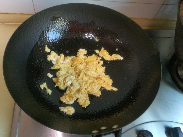 韭苔雞蛋炒蝦仁的做法-家常味炒菜譜-易網健康養生網 韭苔雞蛋炒蝦仁的做法-家常味炒菜譜