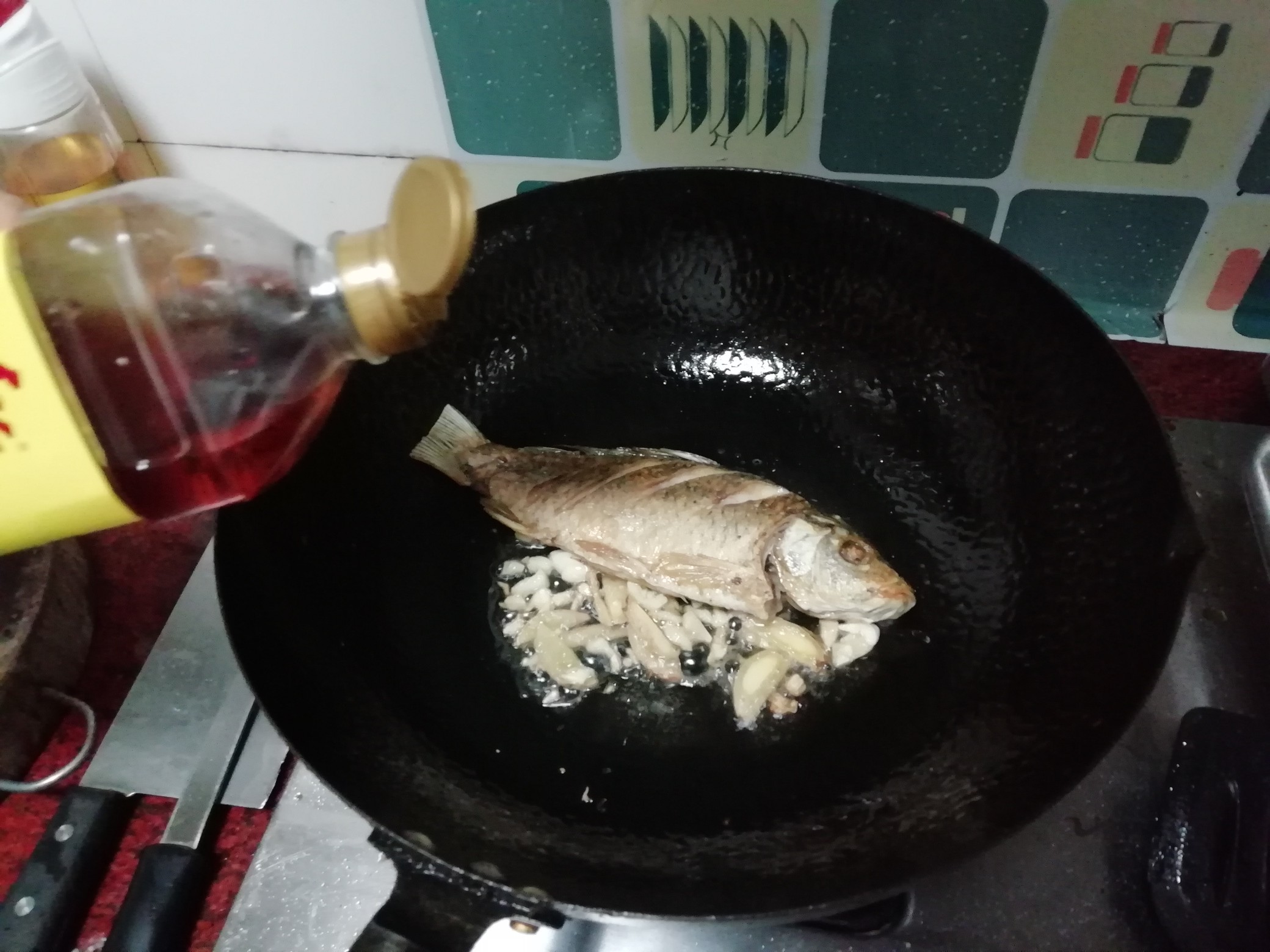 燜燒鯉魚(yú)的做法-咸鮮味燉菜譜