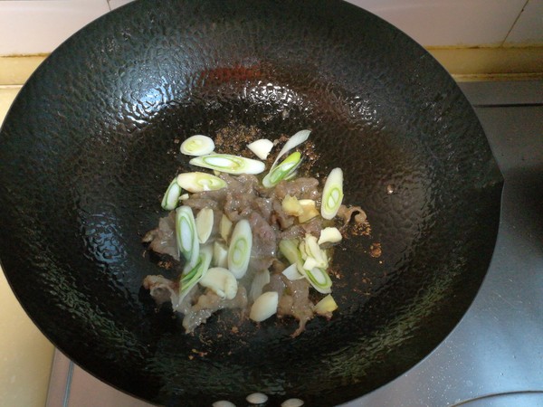 鳳尾菇炒肉的做法-家常味炒菜譜-易網健康養生網 鳳尾菇炒肉的做法-家常味炒菜譜