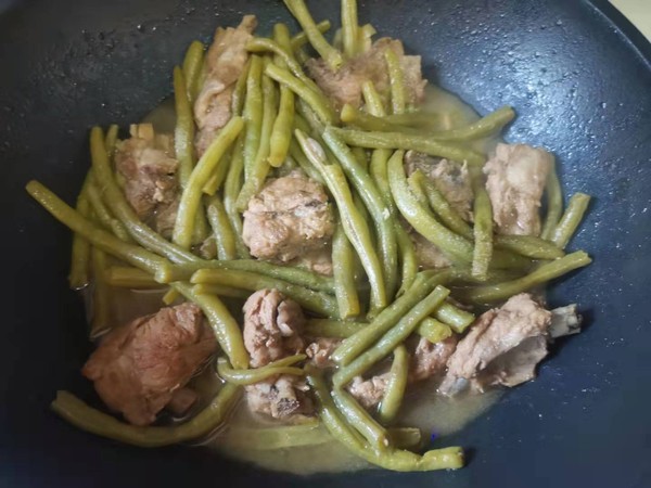 排骨燉豆角的做法-家常味燉菜譜-易網健康養生網 排骨燉豆角的做法-家常味燉菜譜