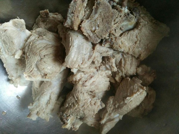 排骨燉豆角的做法-家常味燉菜譜-易網<a href=http://www.xllyou.com/ target=_blank class=infotextkey>健康養生</a>網 排骨燉豆角的做法-家常味燉菜譜