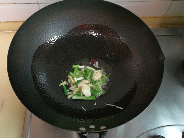 醬鴨燉筍干的做法-家常味燉菜譜