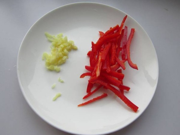 黑木耳炒大白菜梗的做法-家常味炒菜譜-易網健康養生網 黑木耳炒大白菜梗的做法-家常味炒菜譜