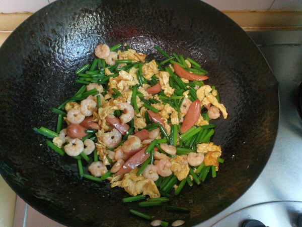 韭苔雞蛋炒蝦仁的做法-家常味炒菜譜-易網健康養生網 韭苔雞蛋炒蝦仁的做法-家常味炒菜譜