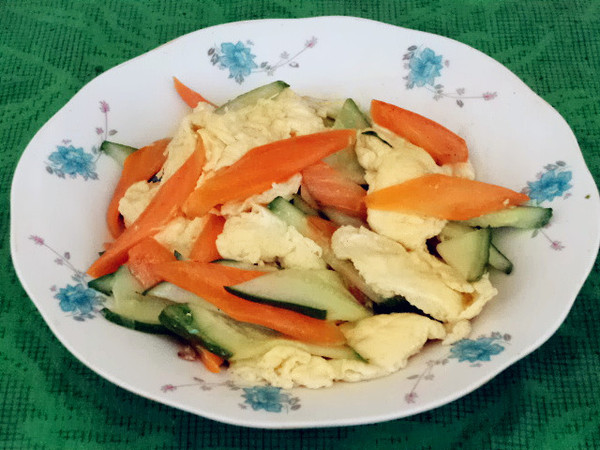胡蘿卜黃瓜炒雞蛋的做法-咸鮮味炒菜譜-易網健康養生網 胡蘿卜黃瓜炒雞蛋的做法-咸鮮味炒菜譜