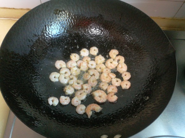 韭苔雞蛋炒蝦仁的做法-家常味炒菜譜-易網健康養生網 韭苔雞蛋炒蝦仁的做法-家常味炒菜譜