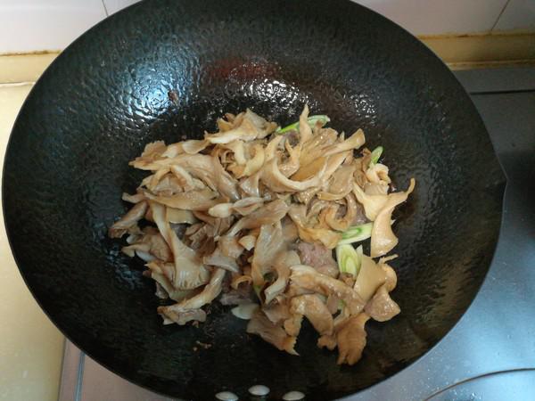 鳳尾菇炒肉的做法-家常味炒菜譜-易網健康養生網 鳳尾菇炒肉的做法-家常味炒菜譜