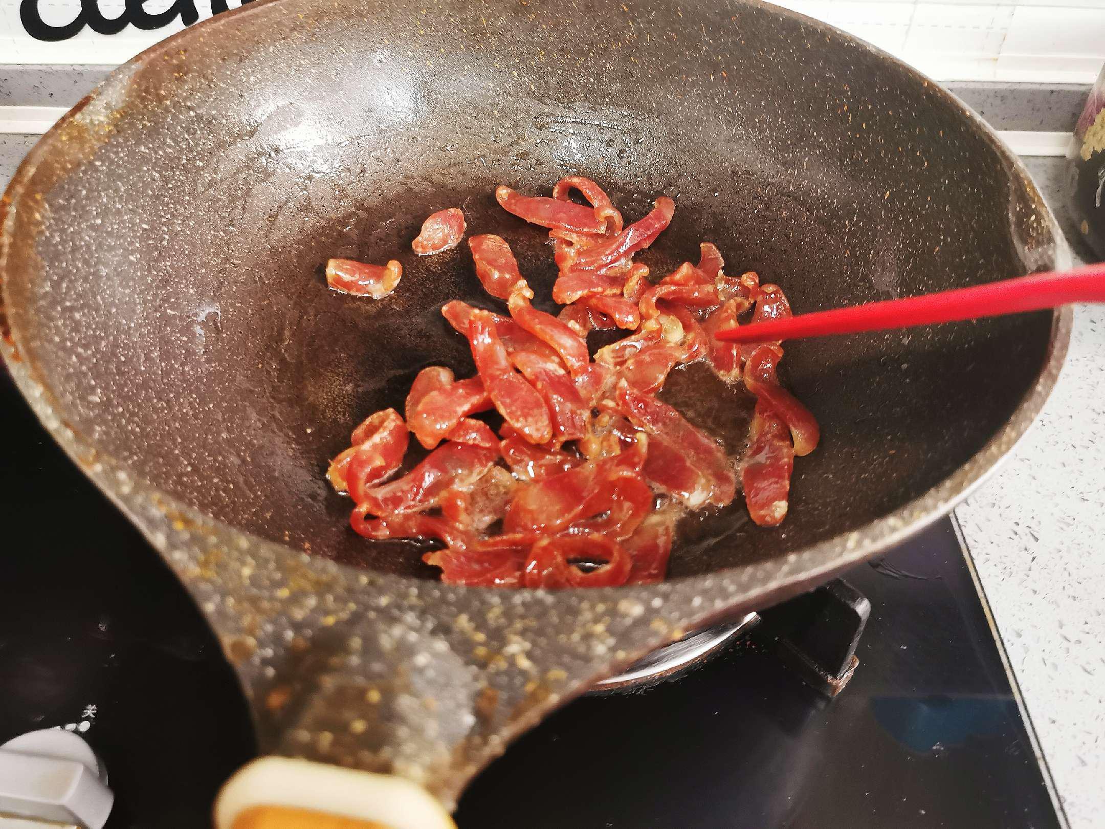 臘腸炒西葫蘆的做法-家常味炒菜譜-易網健康養生網 臘腸炒西葫蘆的做法-家常味炒菜譜