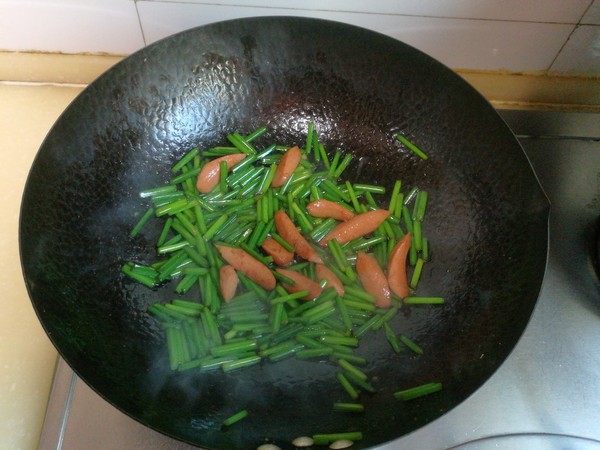 韭苔雞蛋炒蝦仁的做法-家常味炒菜譜-易網健康養生網 韭苔雞蛋炒蝦仁的做法-家常味炒菜譜
