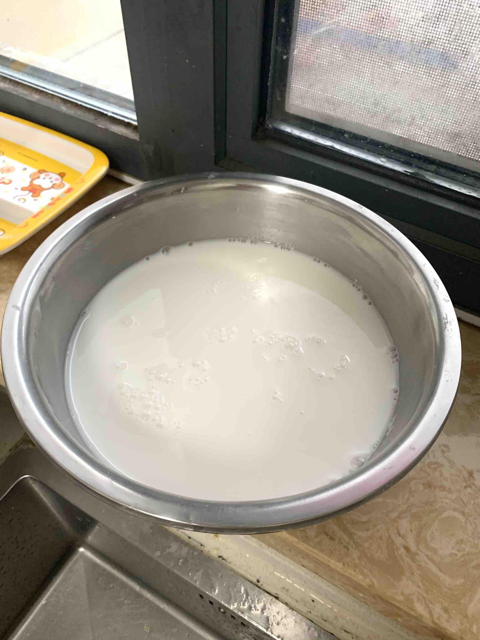 2020年疫情下的涼皮的做法-酸甜味蒸菜譜-易網<a href=http://www.xllyou.com/ target=_blank class=infotextkey>健康養生</a>網 2020年疫情下的涼皮的做法-酸甜味蒸菜譜