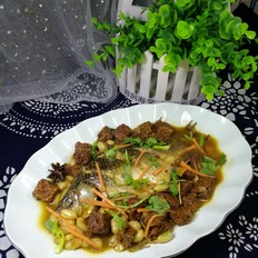 鯽魚花生仁燉烤麩的做法-家常味燉菜譜
