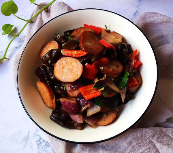 小炒紅腸的做法-家常味炒菜譜-易網健康養生網 小炒紅腸的做法-家常味炒菜譜