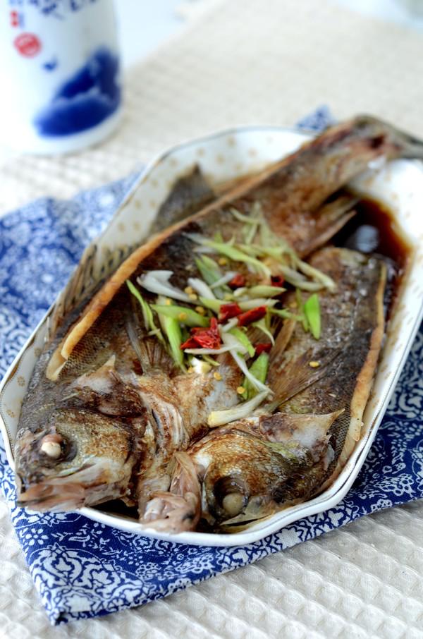 清蒸海鱸魚的做法-咸鮮味蒸菜譜-易網健康養生網 清蒸海鱸魚的做法-咸鮮味蒸菜譜
