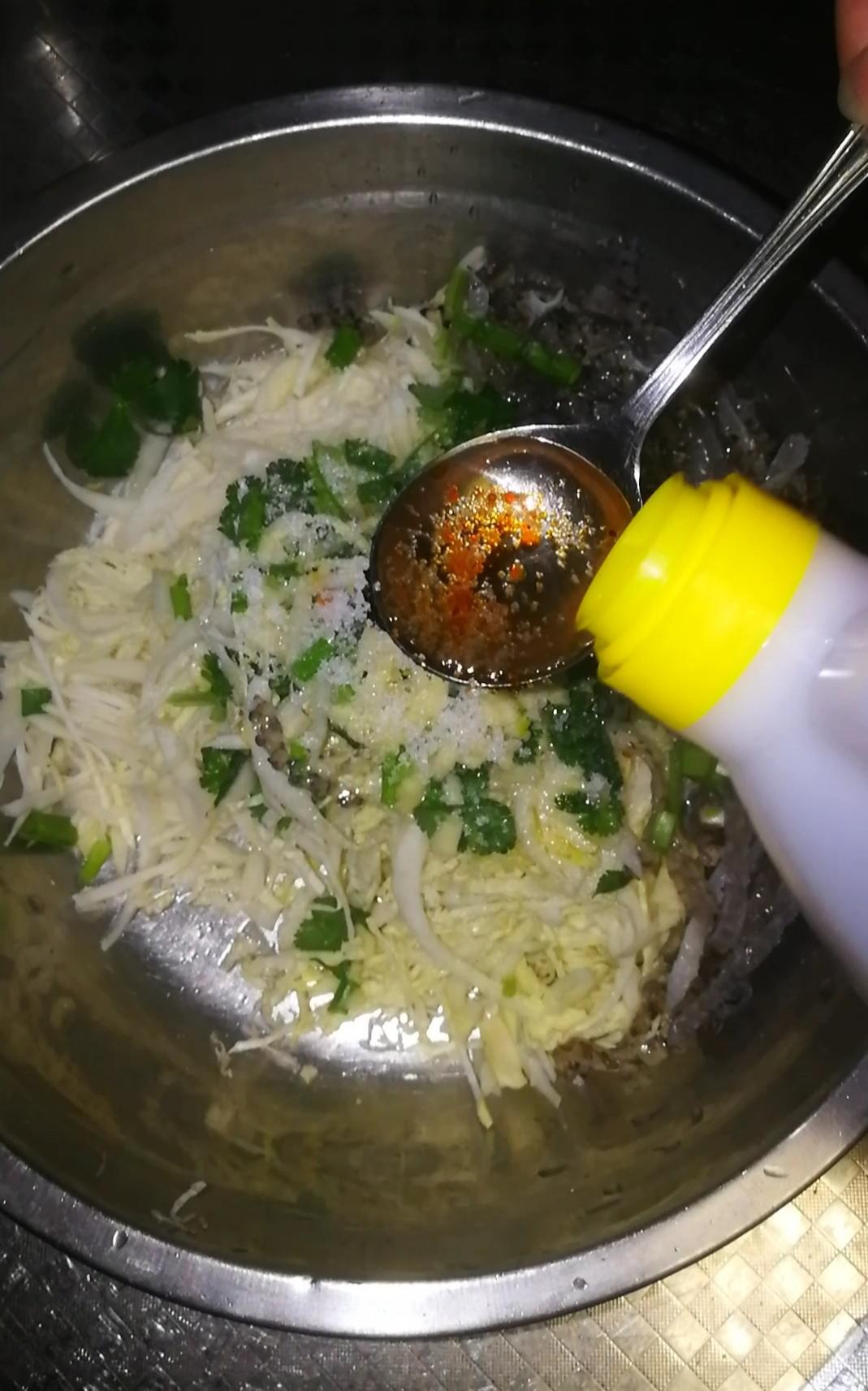 白菜心拌魚皮的做法-酸甜味拌菜譜-易網健康養生網 白菜心拌魚皮的做法-酸甜味拌菜譜