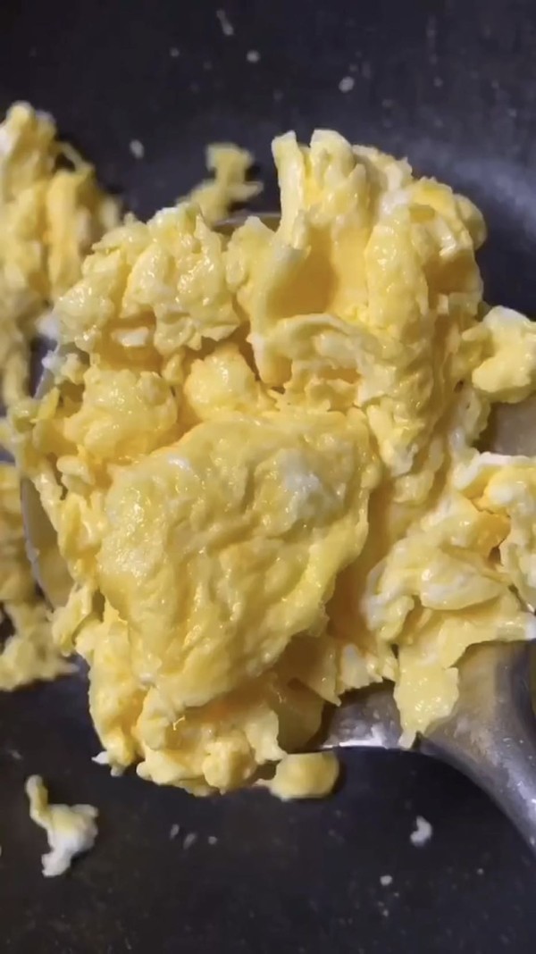 青椒炒雞蛋的做法-咸鮮味炒菜譜-易網(wǎng)健康養(yǎng)生網(wǎng) 青椒炒雞蛋的做法-咸鮮味炒菜譜