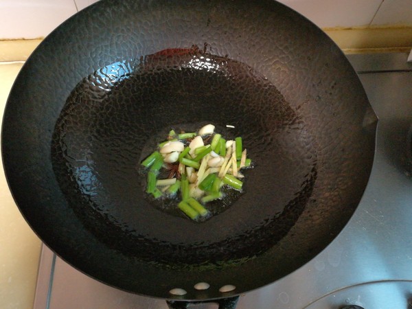 雞脖子燉土豆的做法-家常味燉菜譜-易網健康養生網 雞脖子燉土豆的做法-家常味燉菜譜