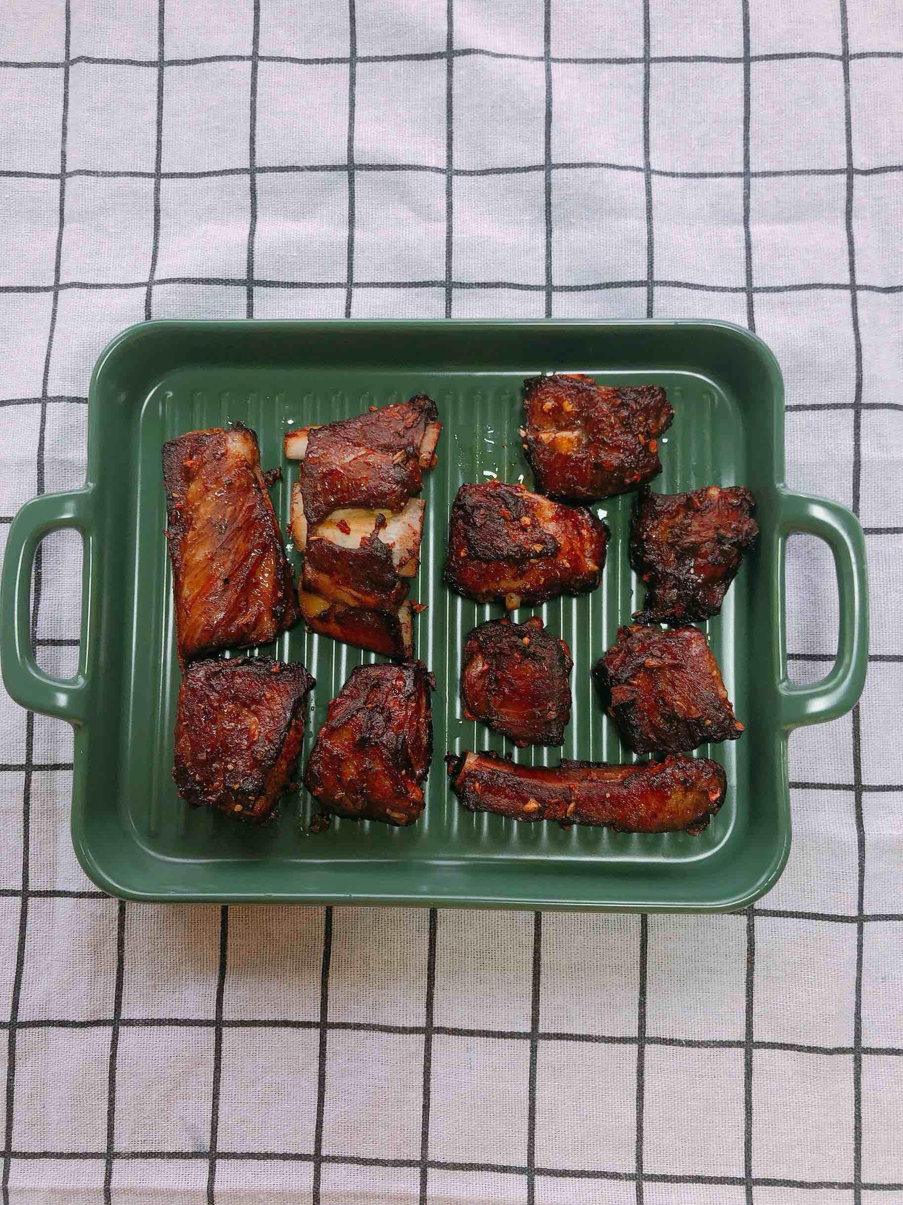 空氣炸鍋版蒜香豬肋骨的做法-蒜香味烤菜譜-易網健康養生網 空氣炸鍋版蒜香豬肋骨的做法-蒜香味烤菜譜