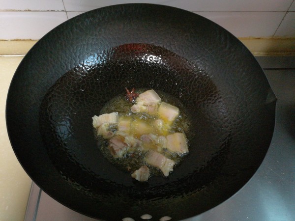 回鍋肉燉鯽魚的做法-家常味燉菜譜-易網(wǎng)健康養(yǎng)生網(wǎng) 回鍋肉燉鯽魚的做法-家常味燉菜譜