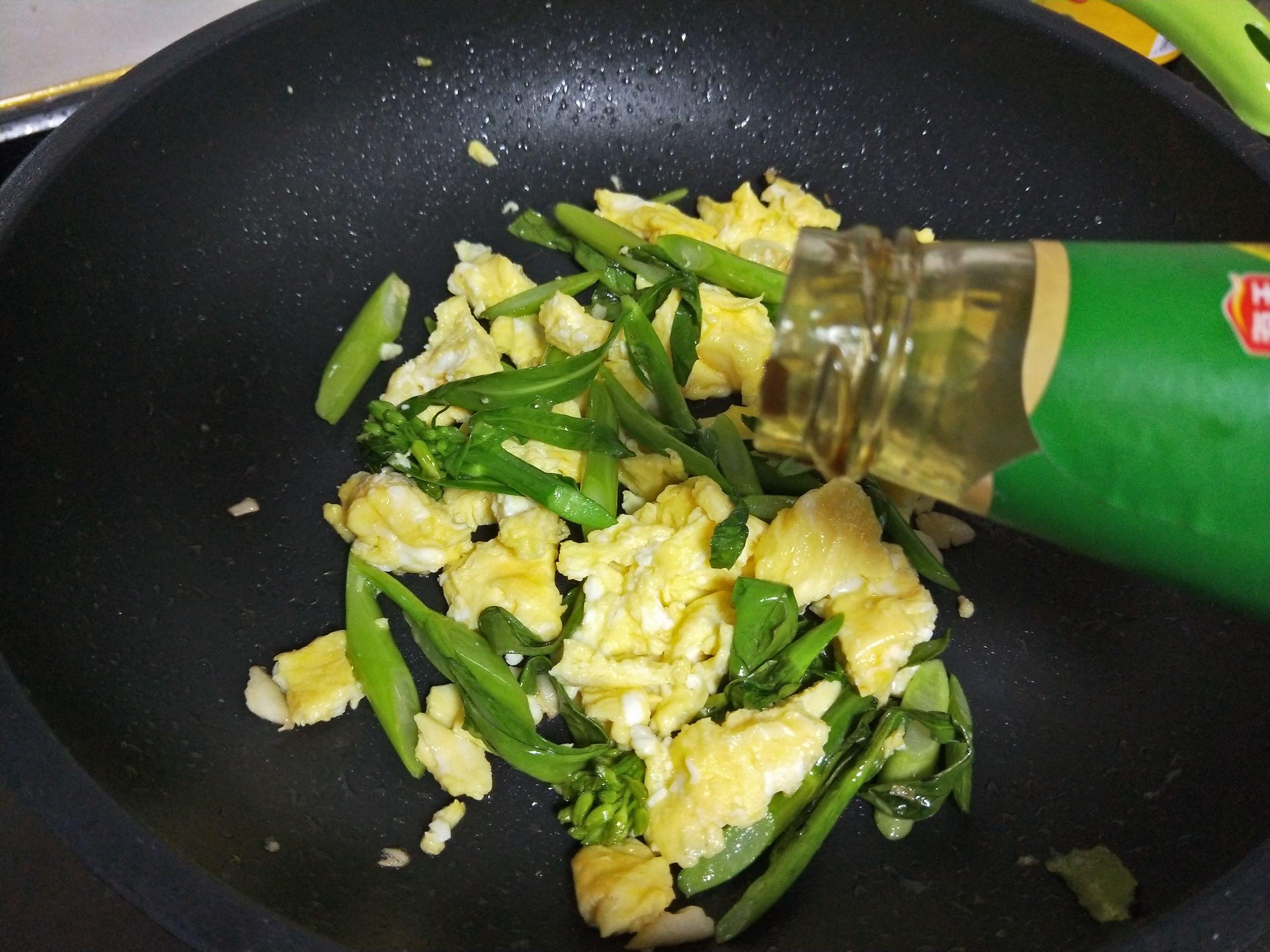 芥蘭炒雞蛋的做法-家常味炒菜譜-易網(wǎng)健康養(yǎng)生網(wǎng) 芥蘭炒雞蛋的做法-家常味炒菜譜