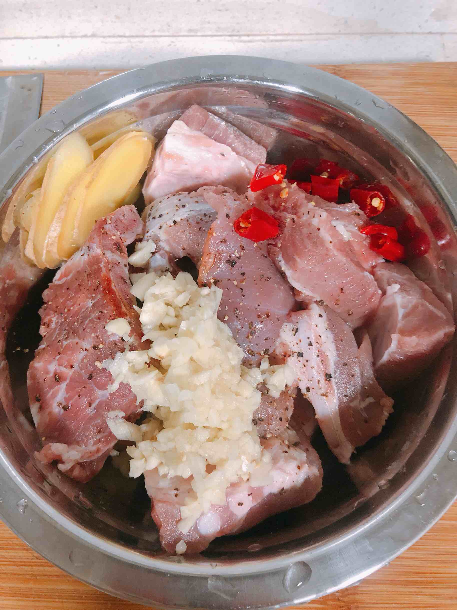 空氣炸鍋版蒜香豬肋骨的做法-蒜香味烤菜譜-易網健康養生網 空氣炸鍋版蒜香豬肋骨的做法-蒜香味烤菜譜