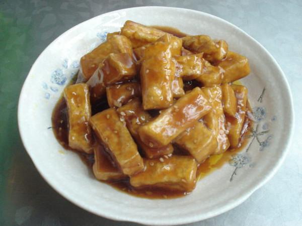 糖醋芝麻豆腐的做法-酸甜味炒菜譜-易網(wǎng)健康養(yǎng)生網(wǎng) 糖醋芝麻豆腐的做法-酸甜味炒菜譜