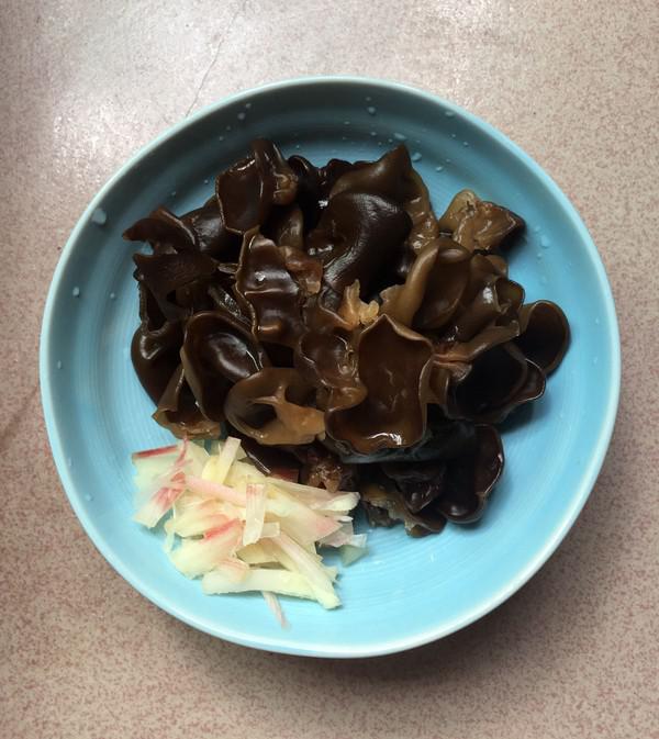 小炒紅腸的做法-家常味炒菜譜-易網健康養生網 小炒紅腸的做法-家常味炒菜譜