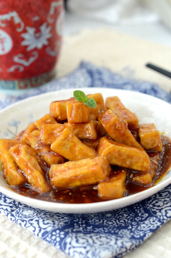 糖醋芝麻豆腐的做法-酸甜味炒菜譜-易網(wǎng)健康養(yǎng)生網(wǎng) 糖醋芝麻豆腐的做法-酸甜味炒菜譜