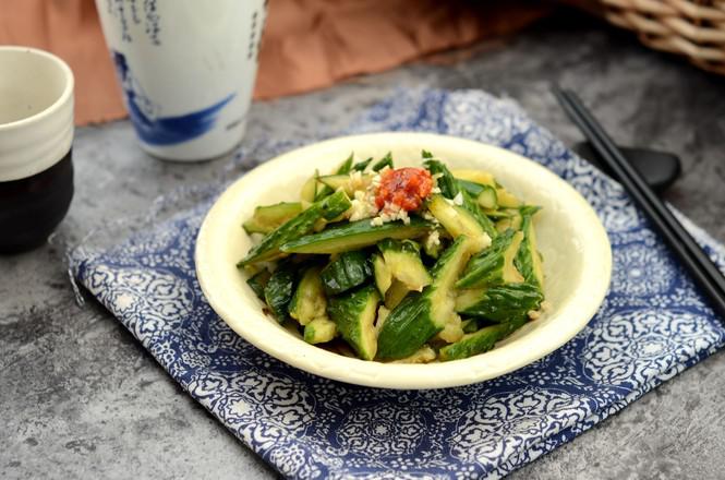 拍黃瓜的做法-家常味拌菜譜-易網(wǎng)健康養(yǎng)生網(wǎng) 拍黃瓜的做法-家常味拌菜譜