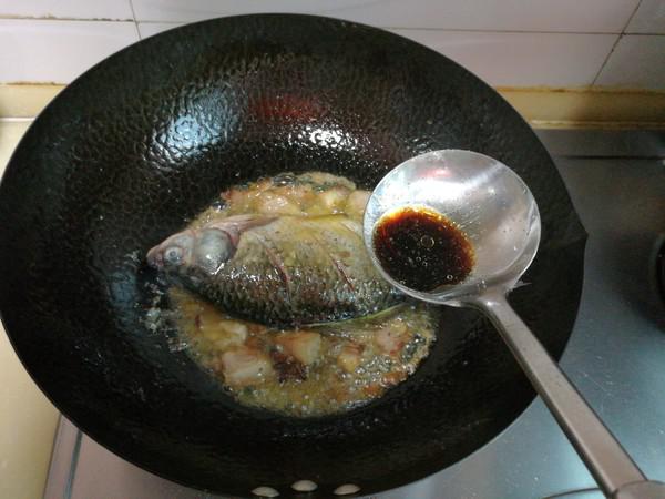 回鍋肉燉鯽魚的做法-家常味燉菜譜-易網(wǎng)健康養(yǎng)生網(wǎng) 回鍋肉燉鯽魚的做法-家常味燉菜譜