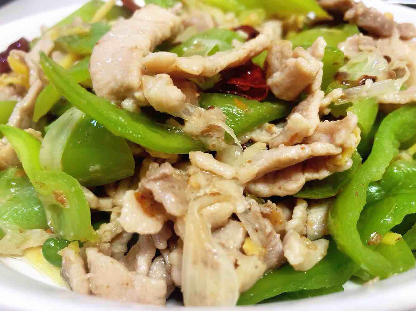 青椒小炒肉的做法-家常味炒菜譜-易網(wǎng)健康養(yǎng)生網(wǎng) 青椒小炒肉的做法-家常味炒菜譜