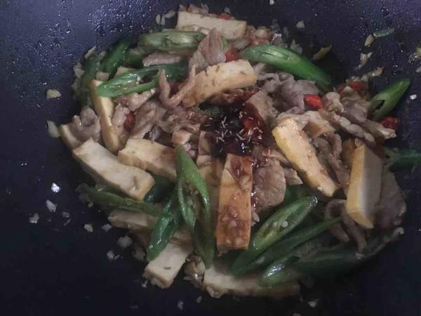 香干炒肉的做法-香辣味炒菜譜-易網(wǎng)健康養(yǎng)生網(wǎng) 香干炒肉的做法-香辣味炒菜譜