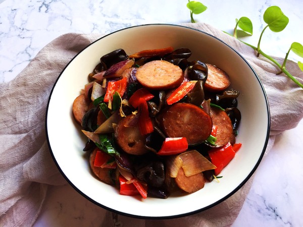 小炒紅腸的做法-家常味炒菜譜-易網健康養生網 小炒紅腸的做法-家常味炒菜譜