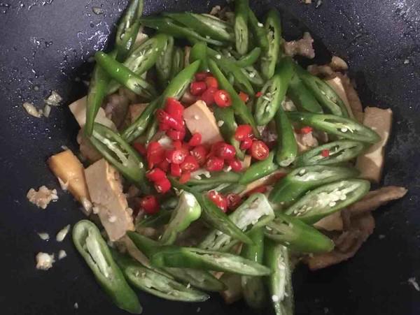 香干炒肉的做法-香辣味炒菜譜-易網(wǎng)健康養(yǎng)生網(wǎng) 香干炒肉的做法-香辣味炒菜譜