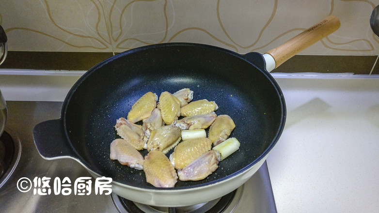 紅燒雞翅中的做法-家常味燒菜譜-易網(wǎng)健康養(yǎng)生網(wǎng) 紅燒雞翅中的做法-家常味燒菜譜