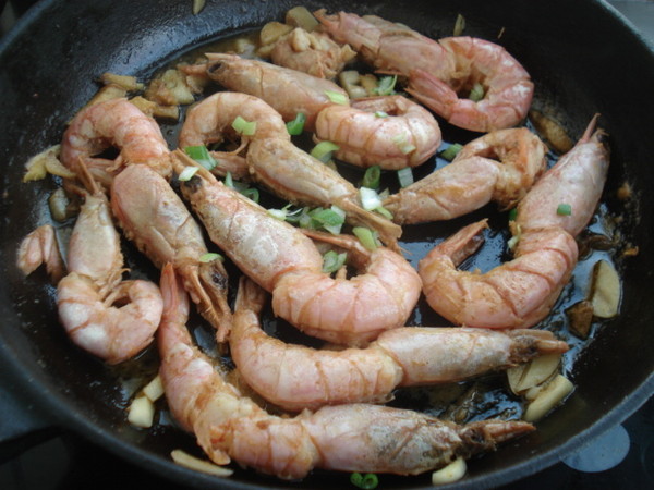 炒野生紅蝦的做法-咸鮮味炒菜譜-易網健康養生網 炒野生紅蝦的做法-咸鮮味炒菜譜