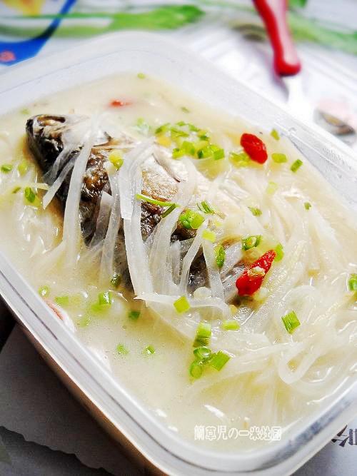 蘿卜絲燉野鯽魚的做法-家常味燉菜譜