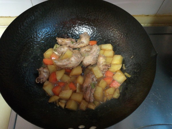 雞脖子燉土豆的做法-家常味燉菜譜-易網健康養生網 雞脖子燉土豆的做法-家常味燉菜譜