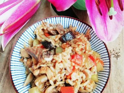 香菇燜雞飯的做法-咸鮮味炒菜譜