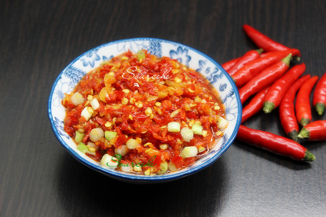 剁椒蒸魚頭的做法-香辣味蒸菜譜-易網健康養生網 剁椒蒸魚頭的做法-香辣味蒸菜譜