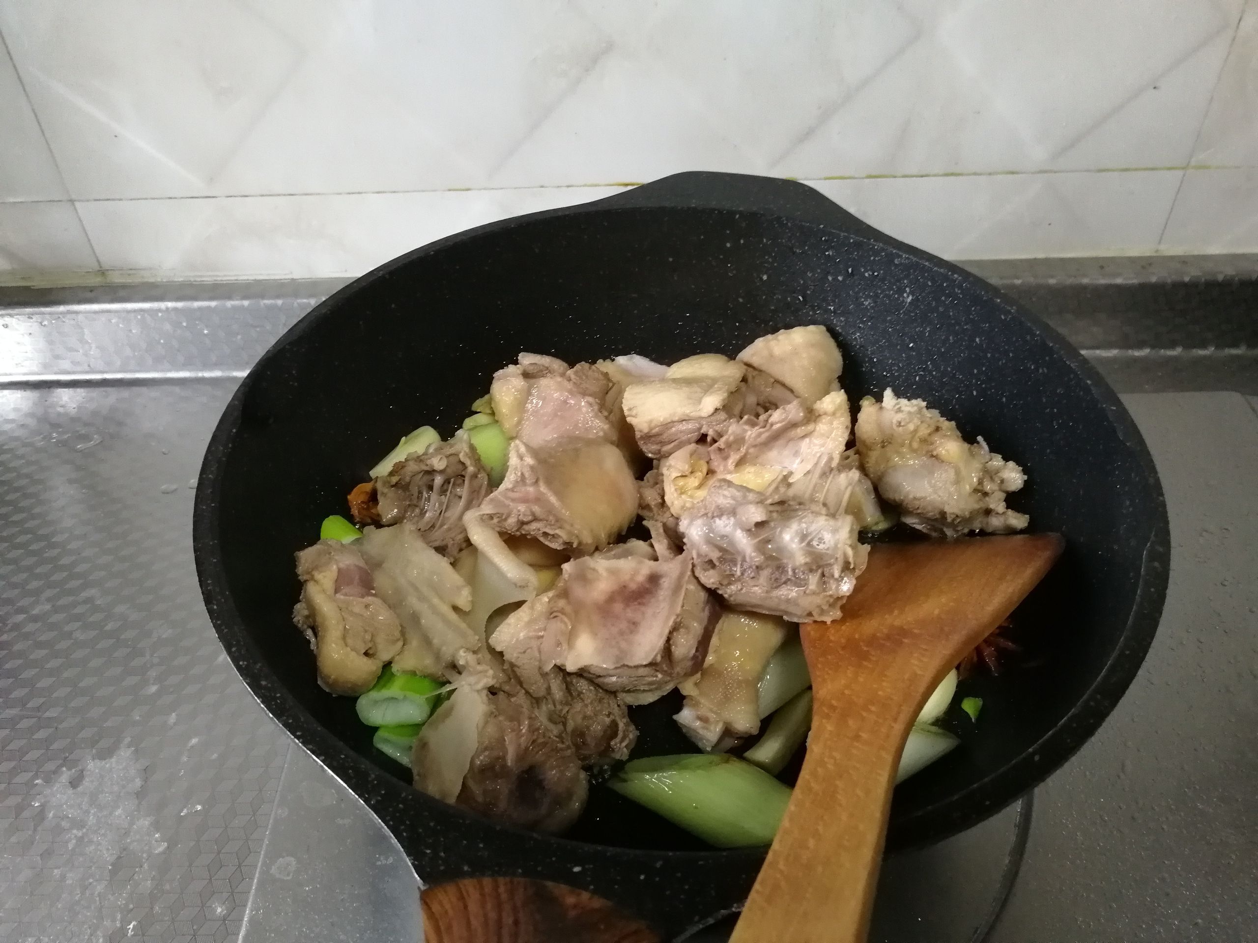 紅燒鵝肉的做法-咸鮮味煮菜譜-易網(wǎng)健康養(yǎng)生網(wǎng) 紅燒鵝肉的做法-咸鮮味煮菜譜