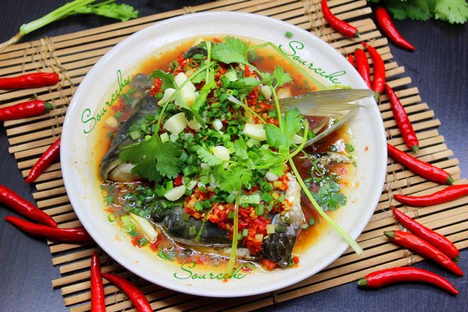 剁椒蒸魚頭的做法-香辣味蒸菜譜-易網健康養生網 剁椒蒸魚頭的做法-香辣味蒸菜譜