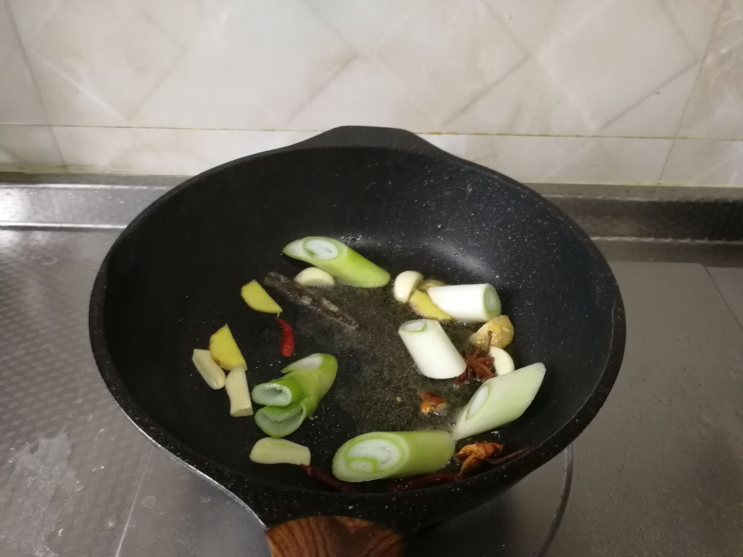 紅燒鵝肉的做法-咸鮮味煮菜譜-易網(wǎng)健康養(yǎng)生網(wǎng) 紅燒鵝肉的做法-咸鮮味煮菜譜