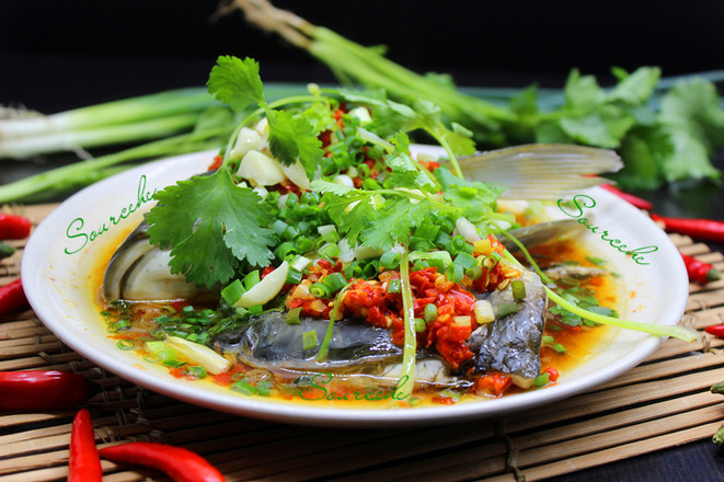 剁椒蒸魚頭的做法-香辣味蒸菜譜-易網健康養生網 剁椒蒸魚頭的做法-香辣味蒸菜譜