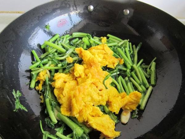 茼蒿炒雞蛋的做法-家常味炒菜譜-易網(wǎng)健康養(yǎng)生網(wǎng) 茼蒿炒雞蛋的做法-家常味炒菜譜