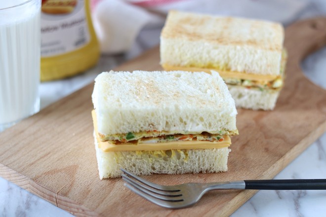 煎蛋奶酪三明治的做法-家常味煎菜譜