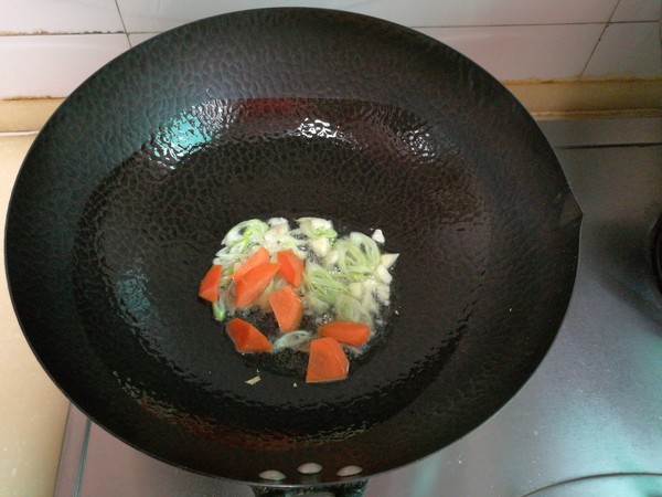 茄子花蜆子燴玉米的做法-家常味燴菜譜-易網(wǎng)健康養(yǎng)生網(wǎng) 茄子花蜆子燴玉米的做法-家常味燴菜譜