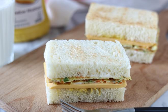 煎蛋奶酪三明治的做法-家常味煎菜譜