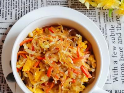 包菜粉絲炒雞蛋的做法-咸鮮味炒菜譜