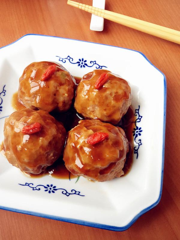 本色蒸獅子頭的做法-咸鮮味蒸菜譜-易網健康養生網 本色蒸獅子頭的做法-咸鮮味蒸菜譜